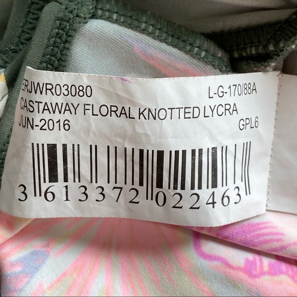 ROXY Castaway Floral Knotted Crop Rash Vest Top - Picture 8 of 8